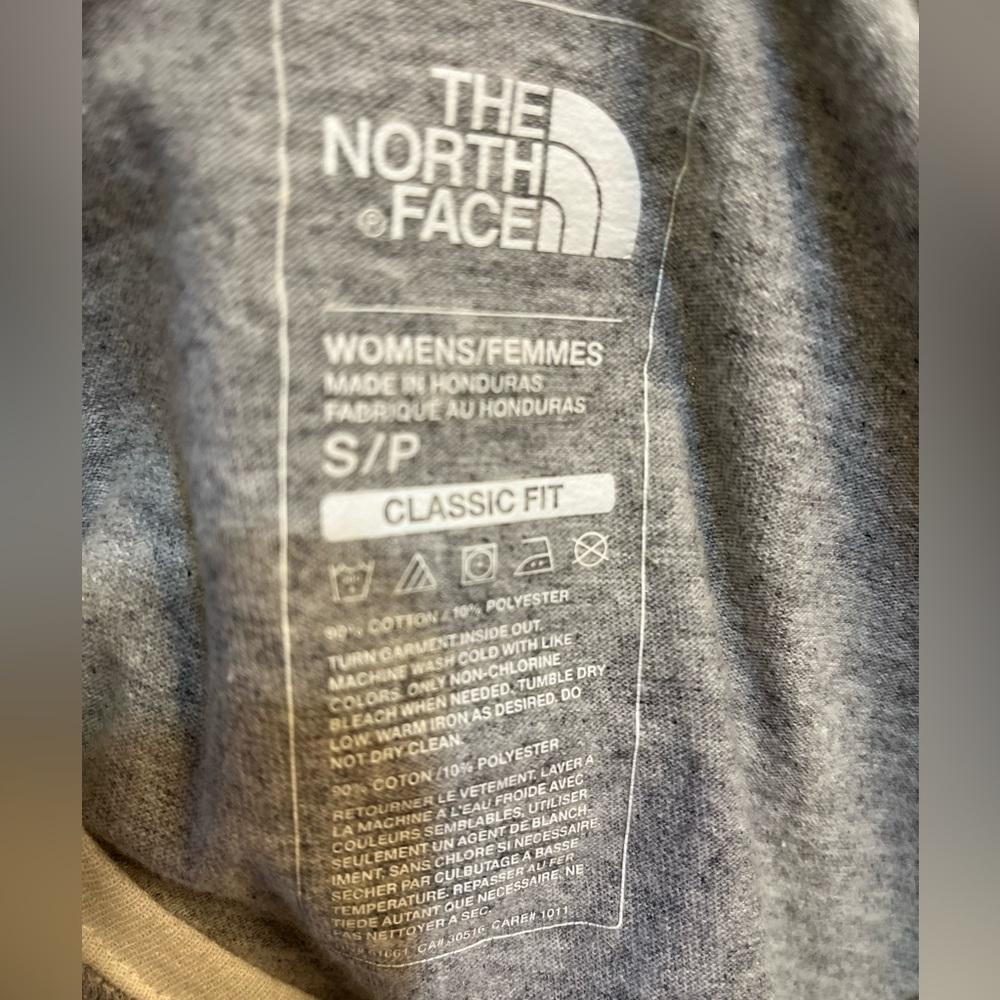 North Face women’s 3/4 sleeve shirt NWOT Small - Picture 4 of 4